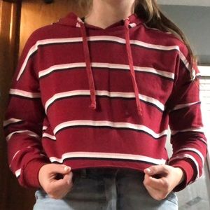 ✨Red striped cropped sweatshirt
